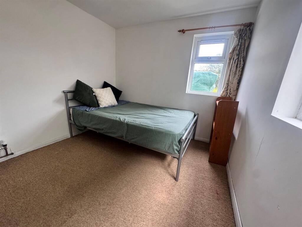 Room 2.jpg