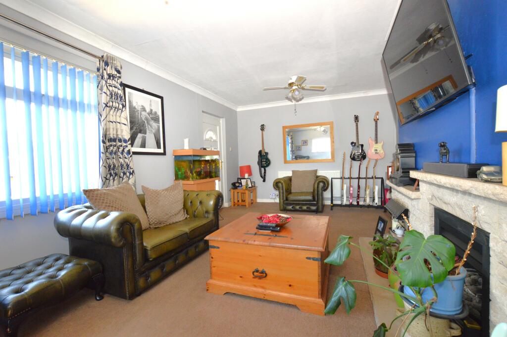 Lounge 3