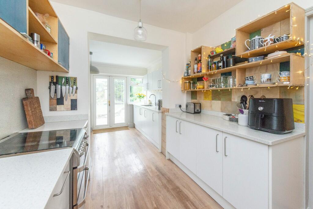 KITCHEN/DINER AND LOUNGE