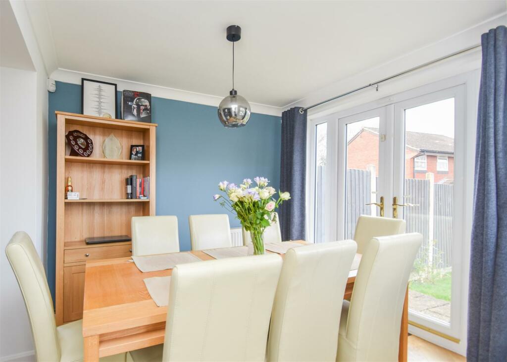 37 The Longlands - Dining Area.jpg