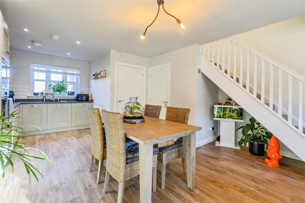 Living/Kitchen Area