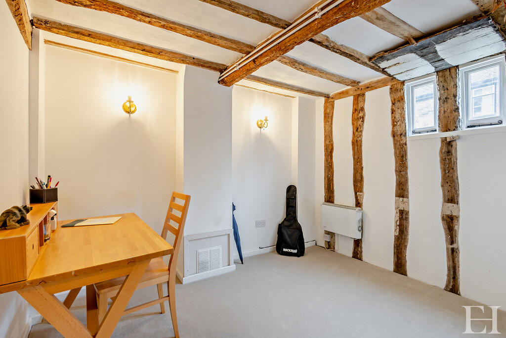 8643202-interiorW...