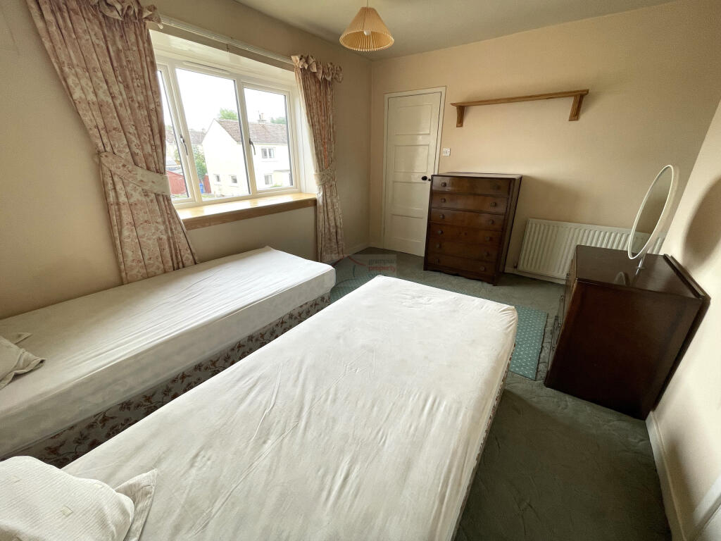 Bedroom 1b.JPG