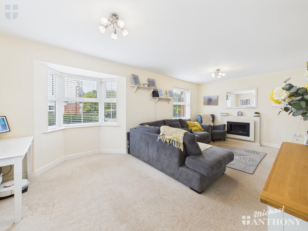 CAM03852G0-PR0444-STILL006