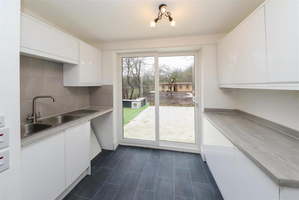 20 Warren Road (16) copy.jpg