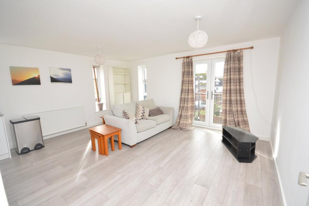 Living/Kitchen Area