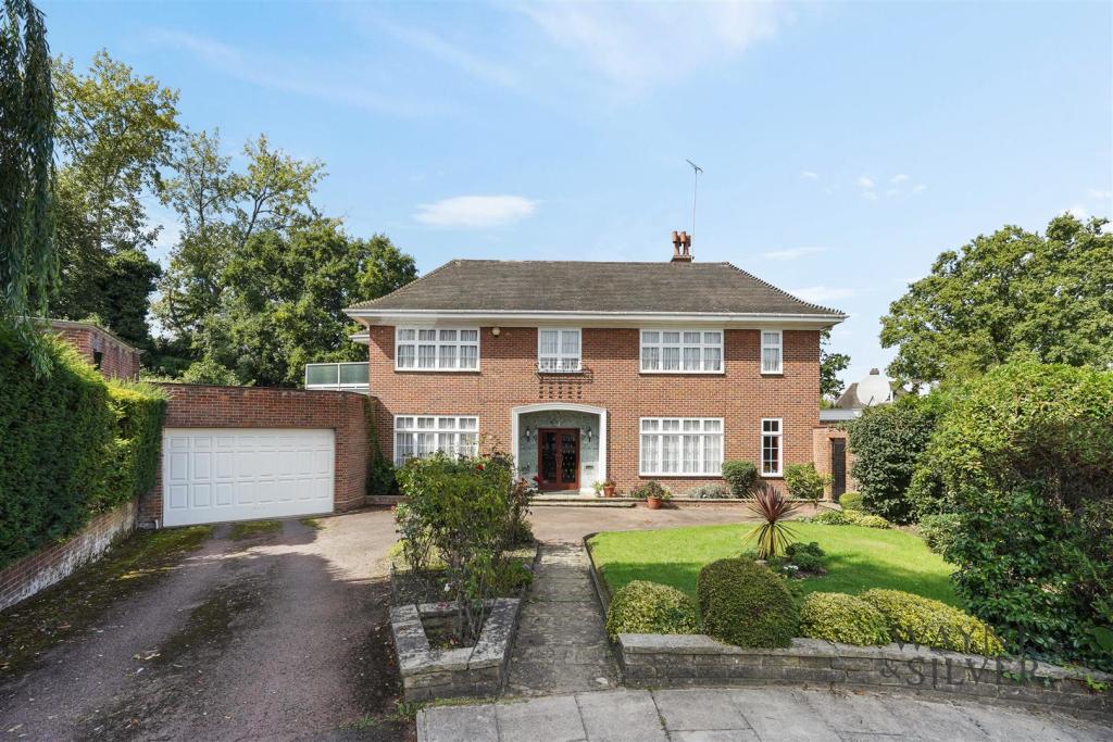4 Winnington Close N2 0UA-7.jpg