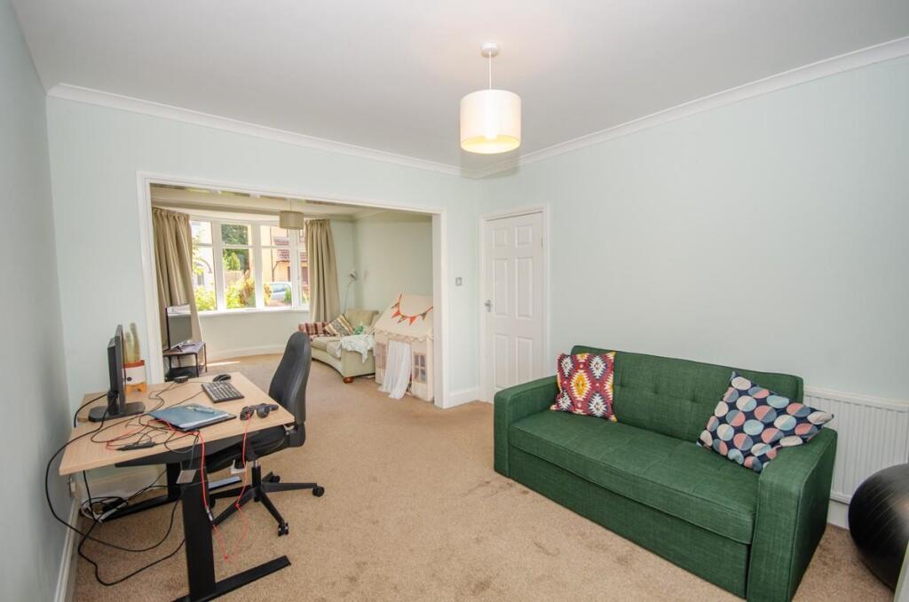 Dining room pic 2.jpg