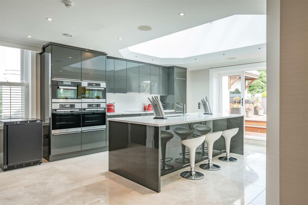 Kitchen/Breakfast Room