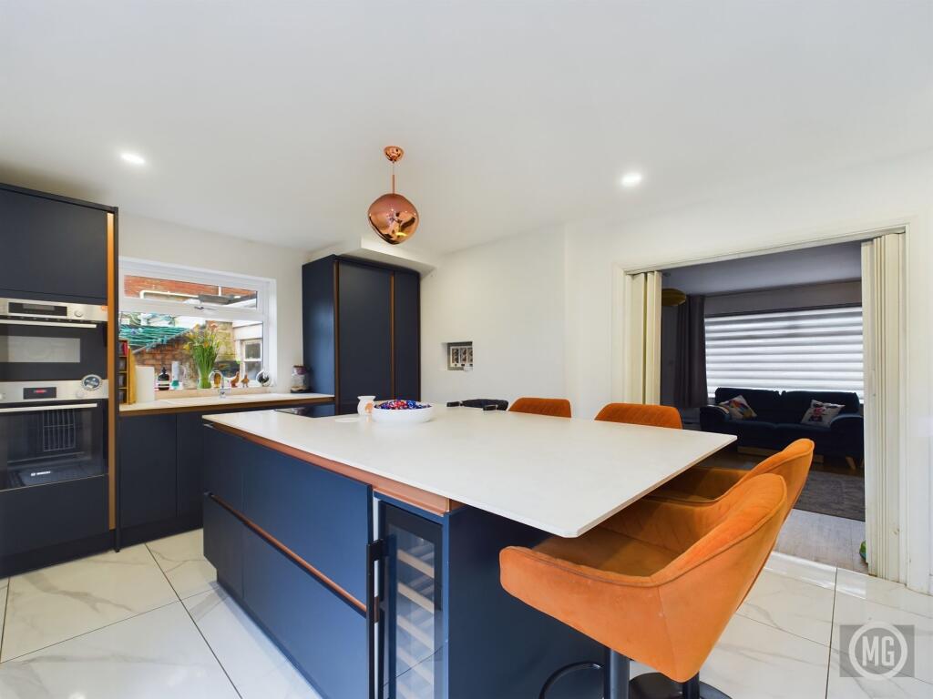 Kitchen/Diner leading into Lounge