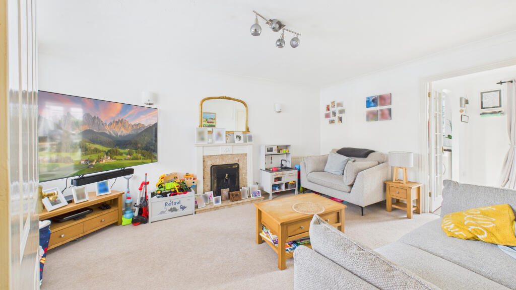 CAM04968G0-PR0075-STILL009