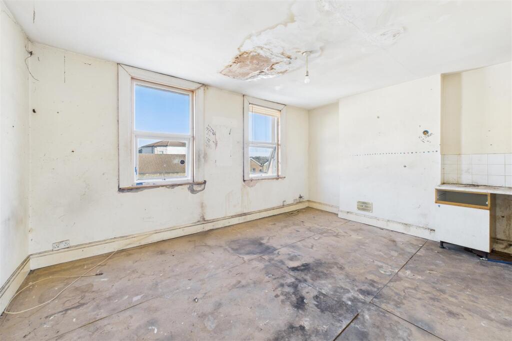 TFF, 36 Seymour Road, Easton, Bristol BS5 0UN | Le