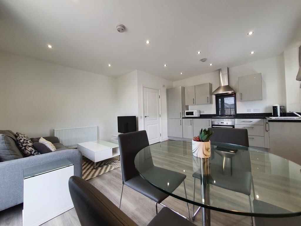 Living Room/Dinin...