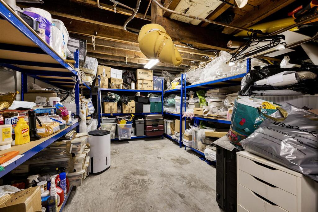 Central Park Road E6