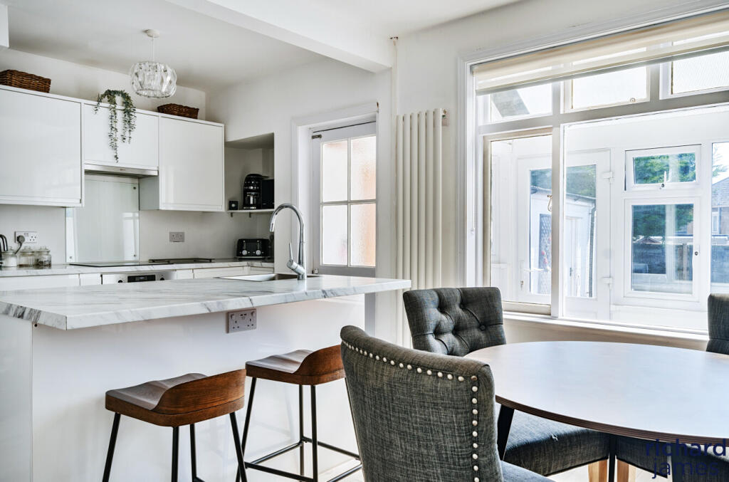 38ed5bf140e34c2a825dc780bda63ebb