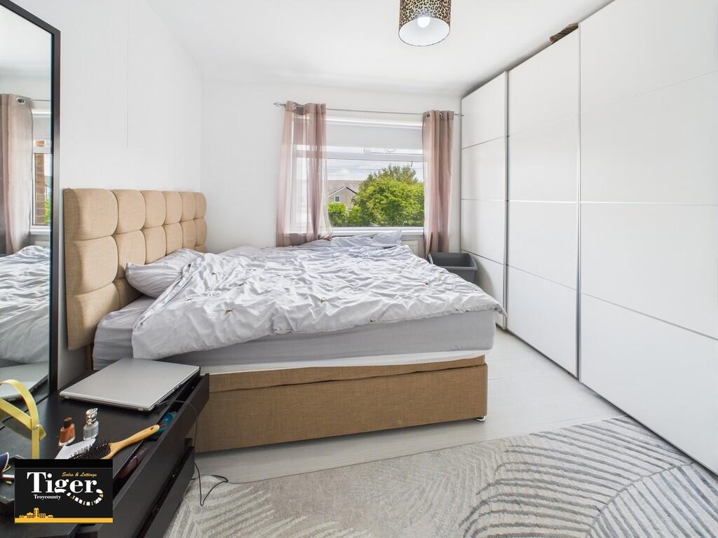 CAM02176G0-PR0667...