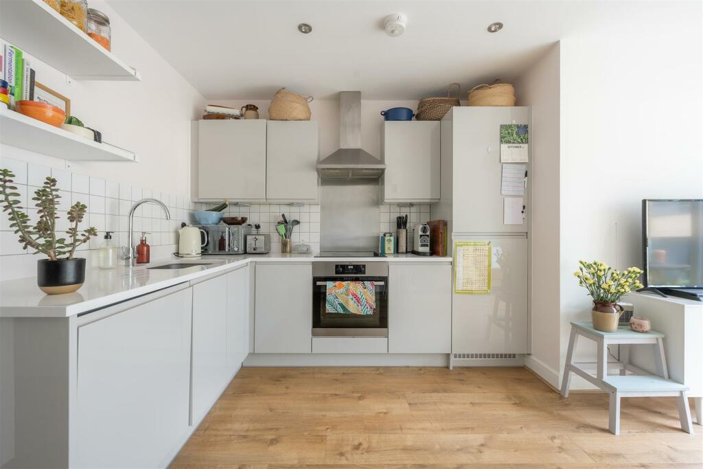 Hoffmans Road E17