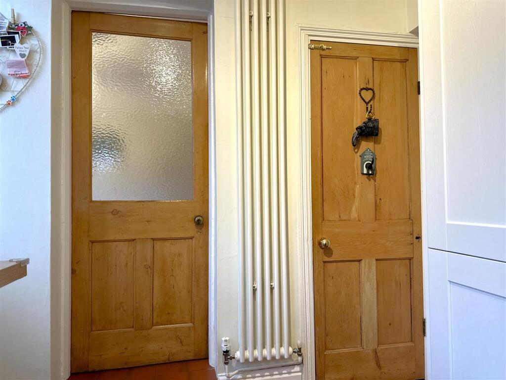 Complementary Internal Features 655