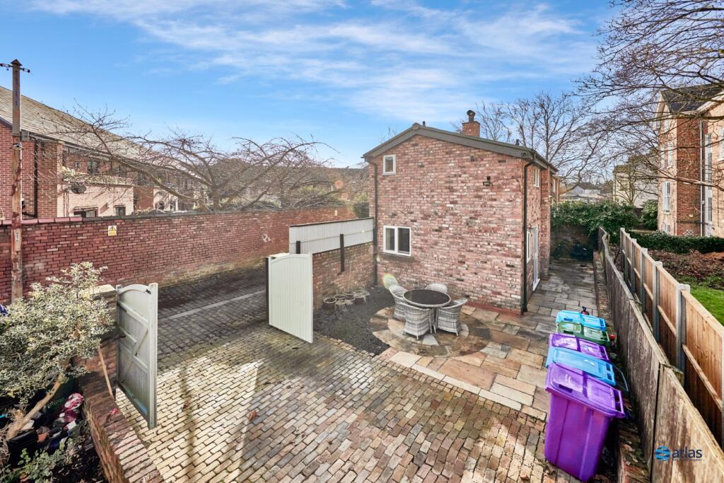 Front Driveway/Garden