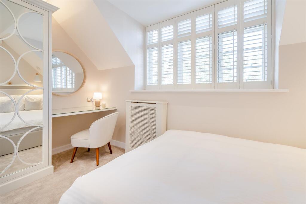 8617602-interior17.jpg