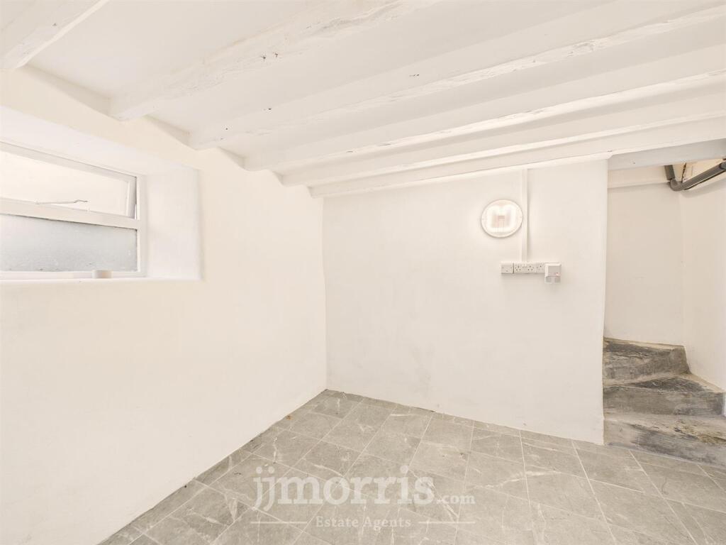 Lower Ground Floor Cellar Store/Freezer/Cold Room