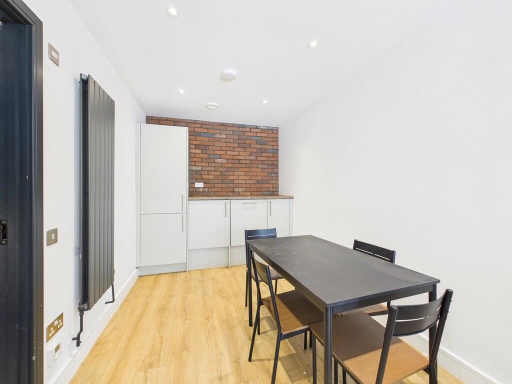 CAM03987G0-PR0213...