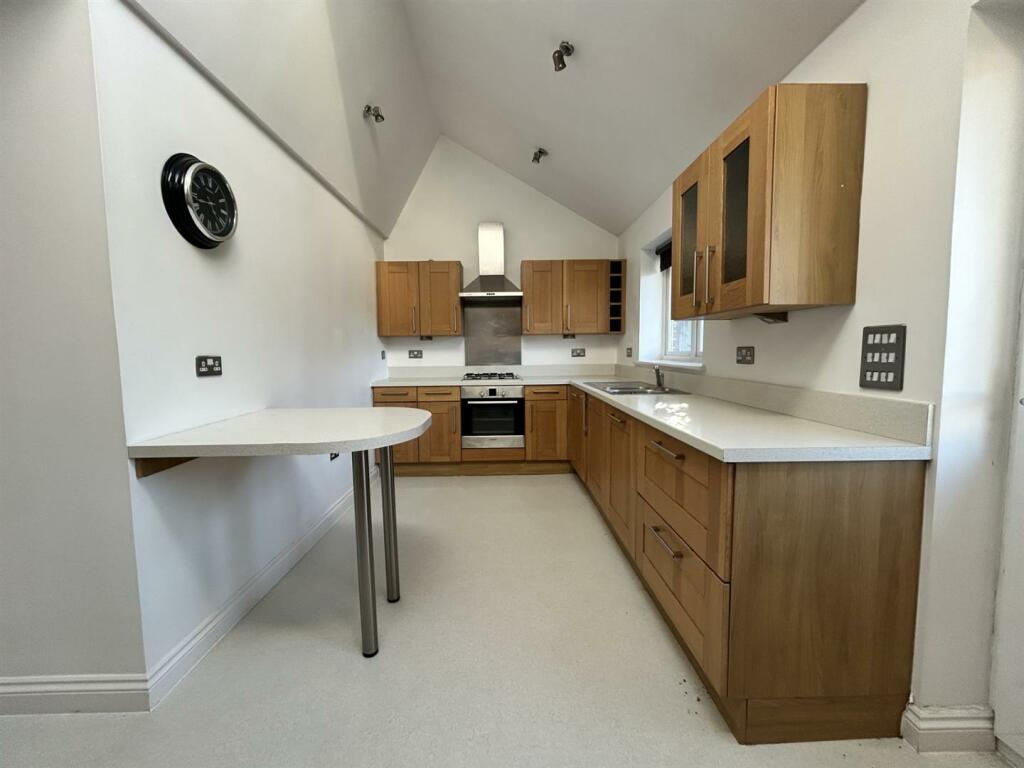 01323 438506