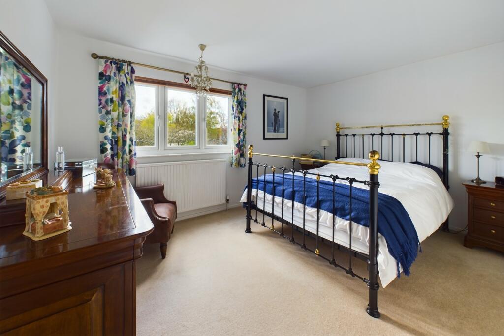 CAM02545G0-PR0131-STILL048