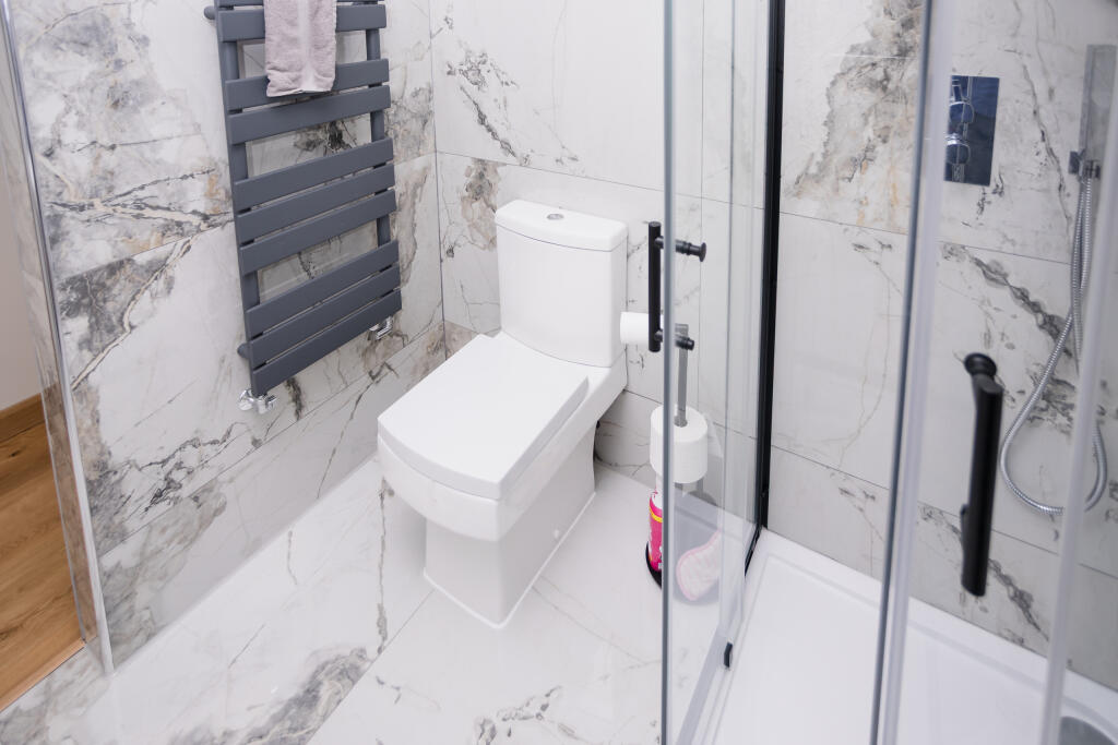 2025-08-07 WALKER &amp; LEWIS-CEFN-43