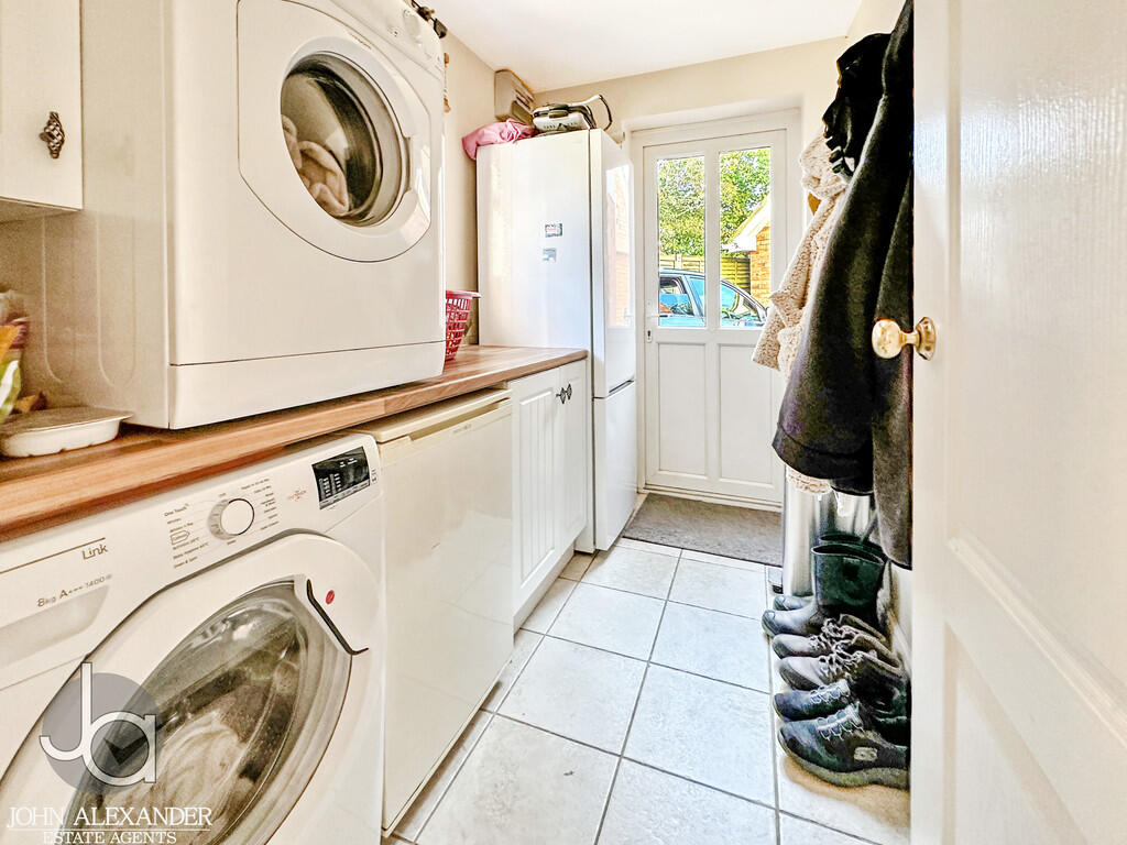 20250905_10024681...