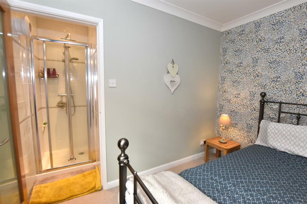 Bedroom Two - En suite.JPG