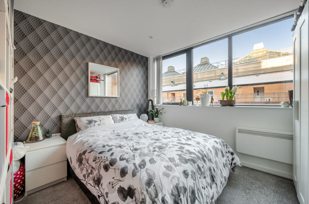 1395357-3-695b924...