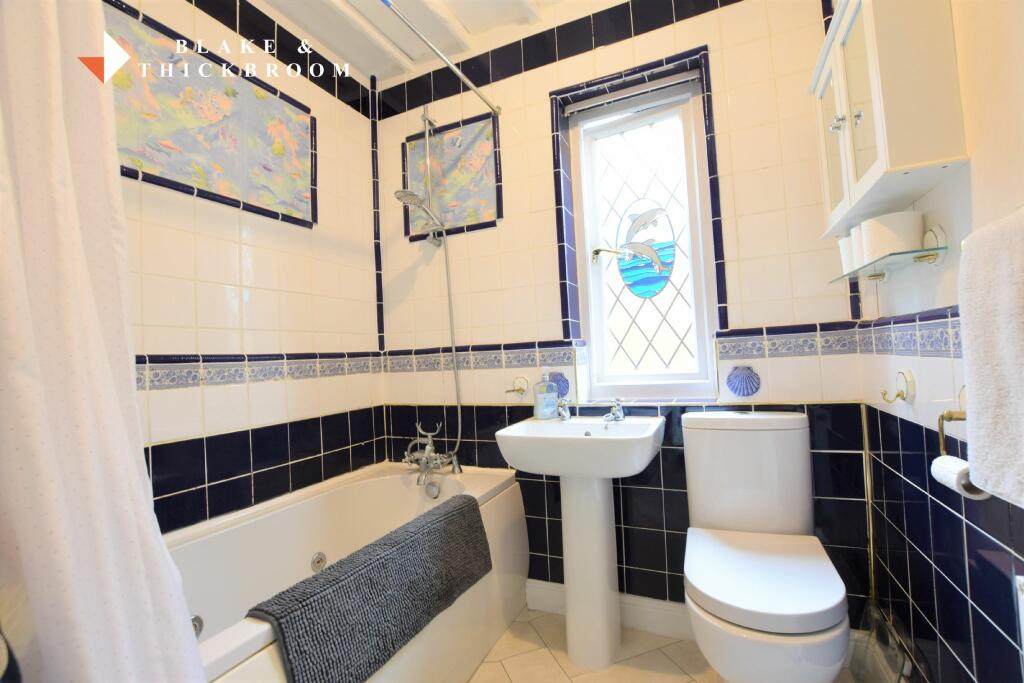 GROUND FLOOR BATHROOM