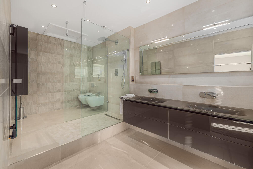 The penthouse, the Ryddings Birtle Road BL9 6UT-07