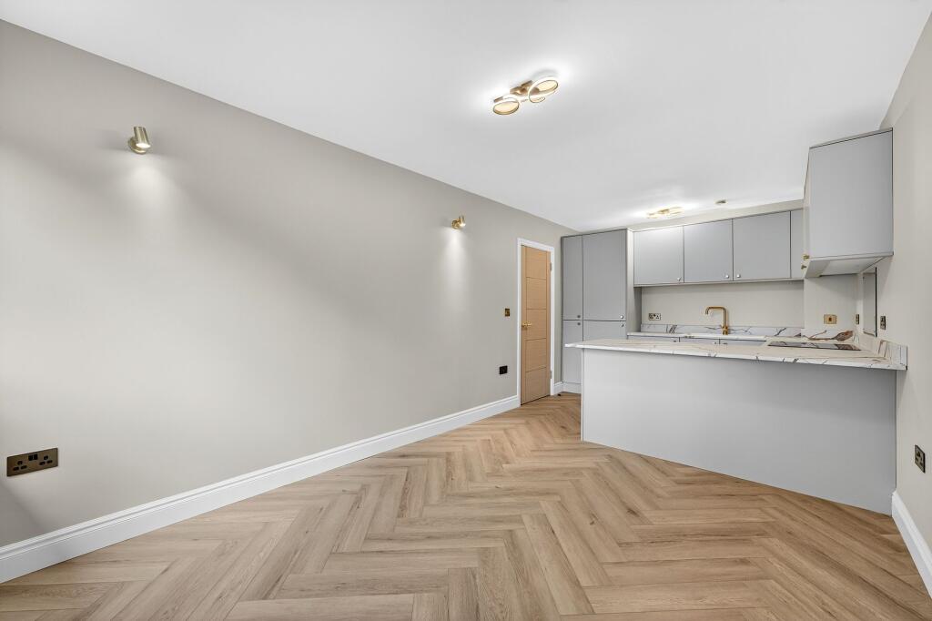 Lounge / Kitchen