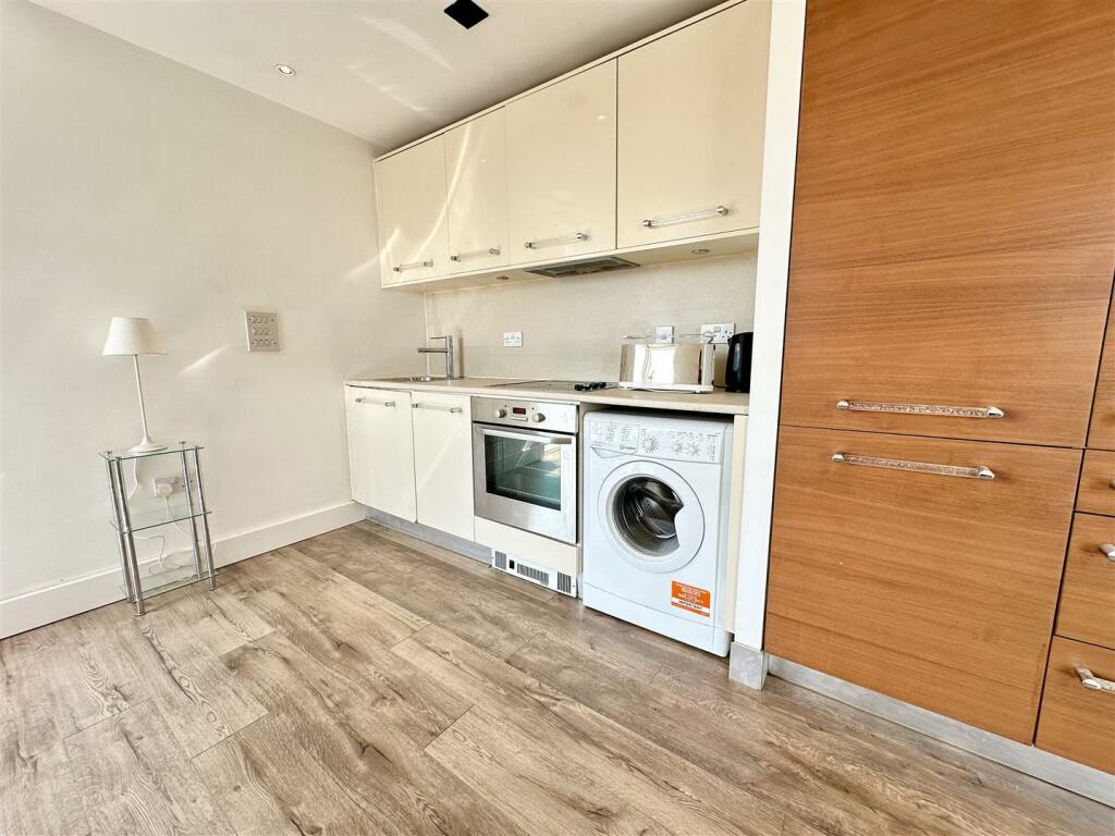 Kitchen .jpg