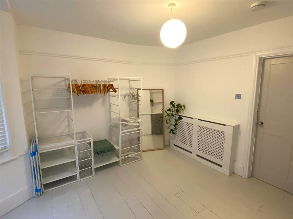 4 Clevedon Road Bedroom