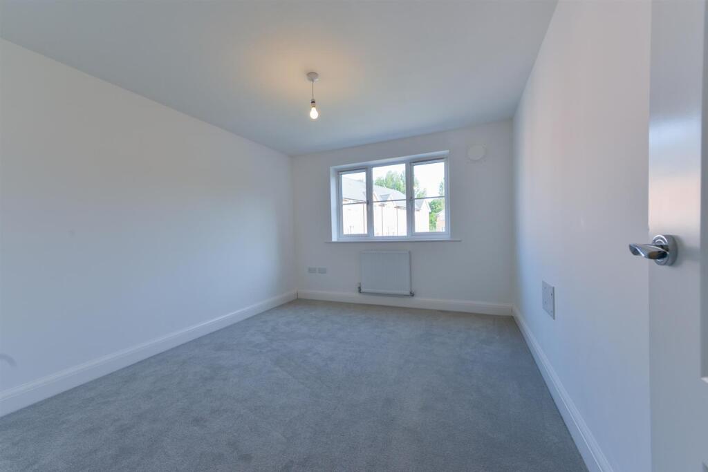 Flat 2 Dane Court6.jpg