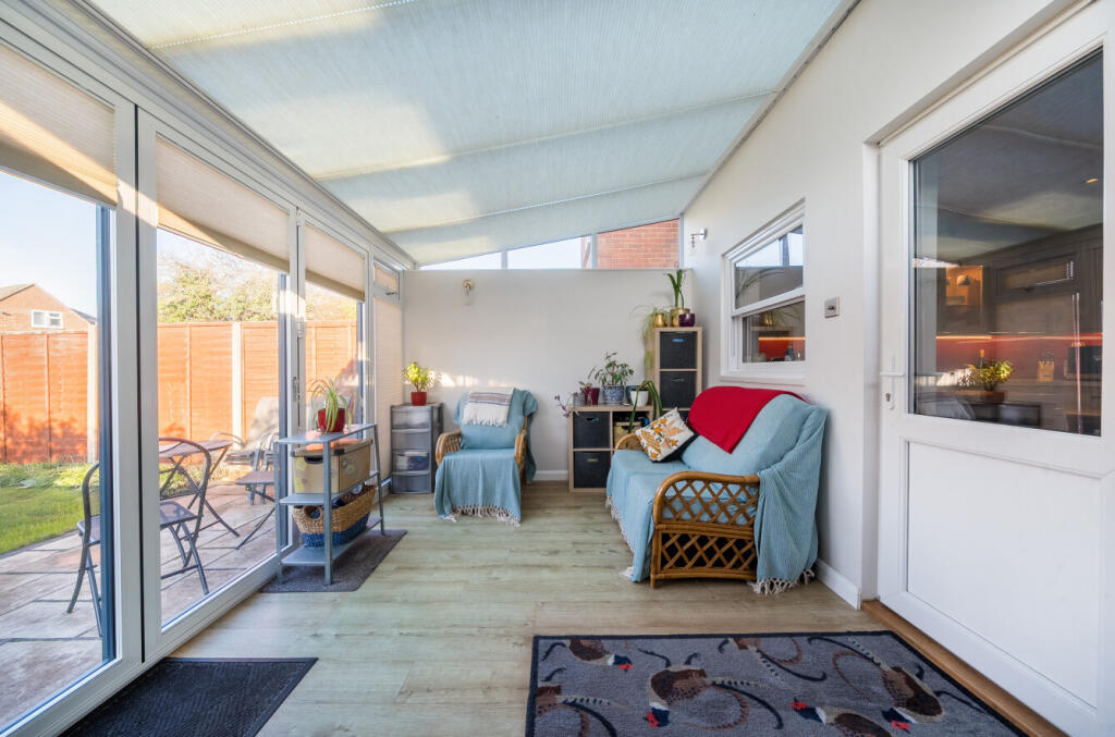 1383417-5-69207de...