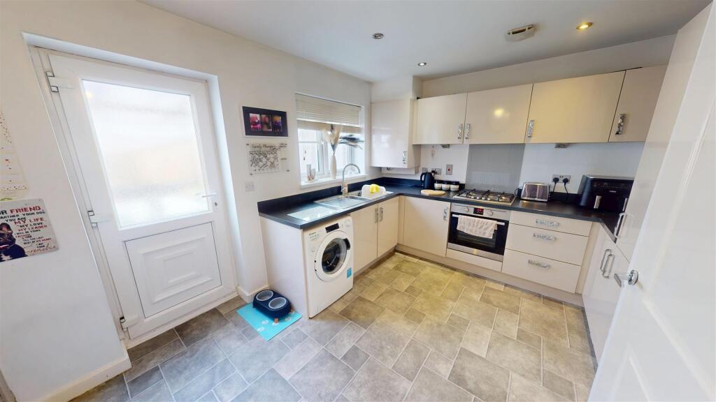 Deerfield Close Kitchen