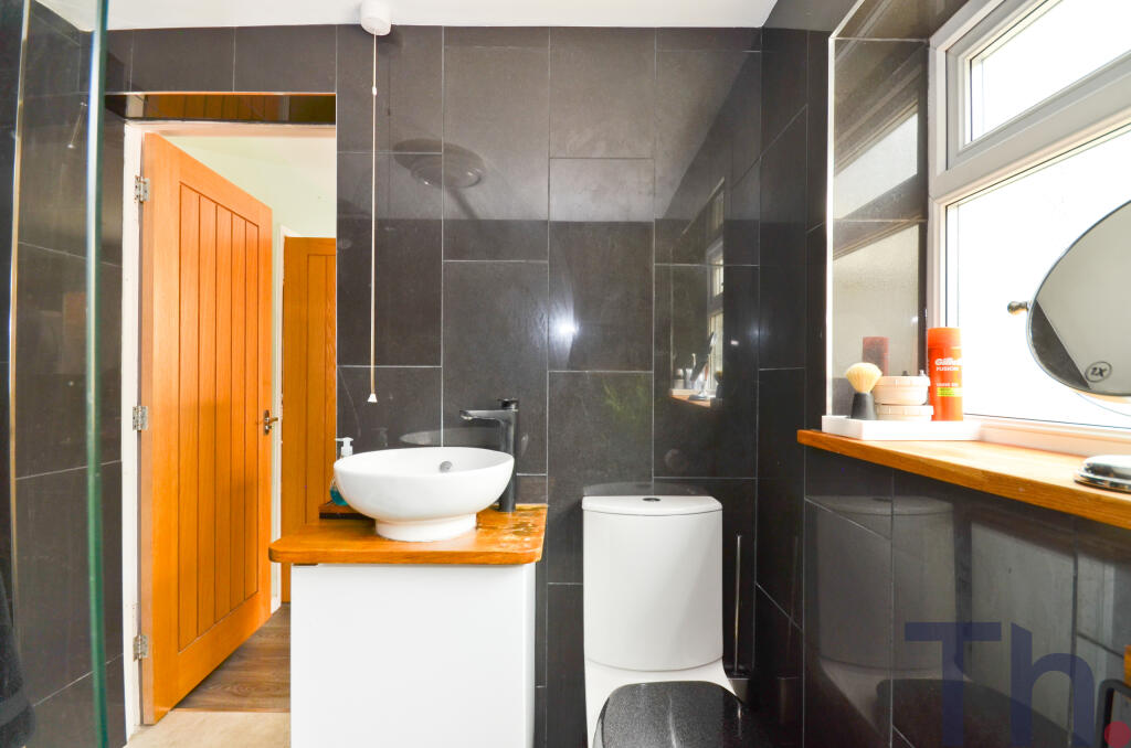 Shower Room.JPG
