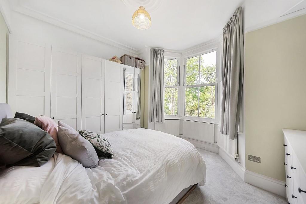 Bedroom (2).jpg