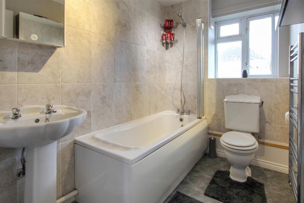 Bathroom (1).jpg