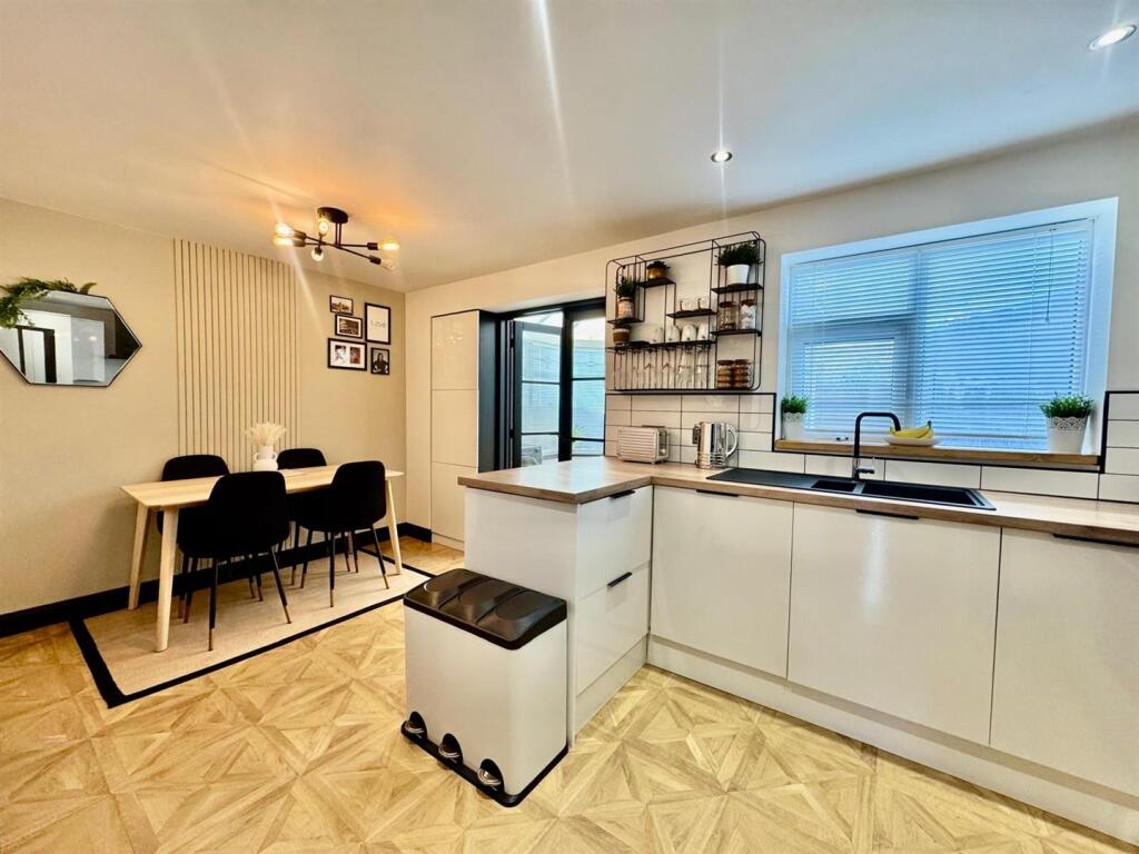 WhatsApp Image 2025-10-28 at 15.30.01.jpeg