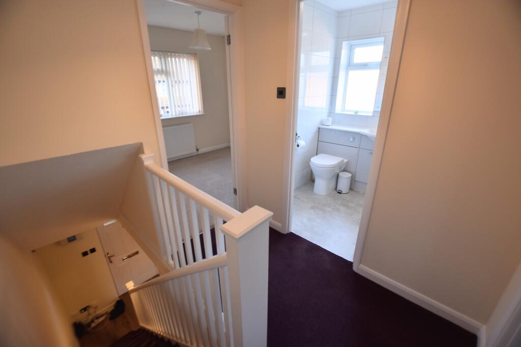 35 Friary Gardens landing