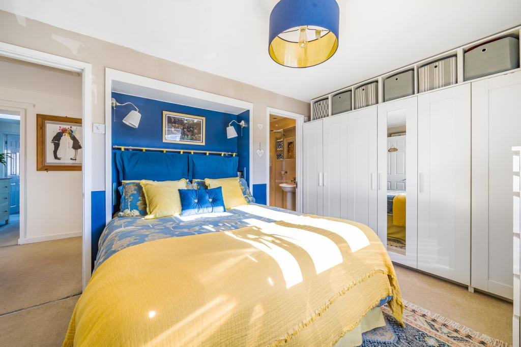 Principal bedroom