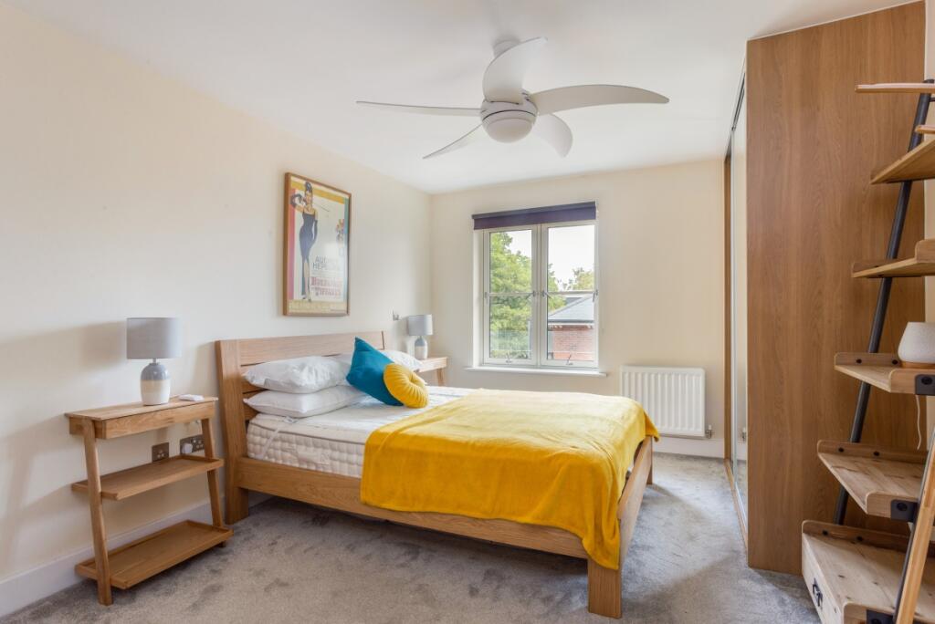 28 Windsor Court ...