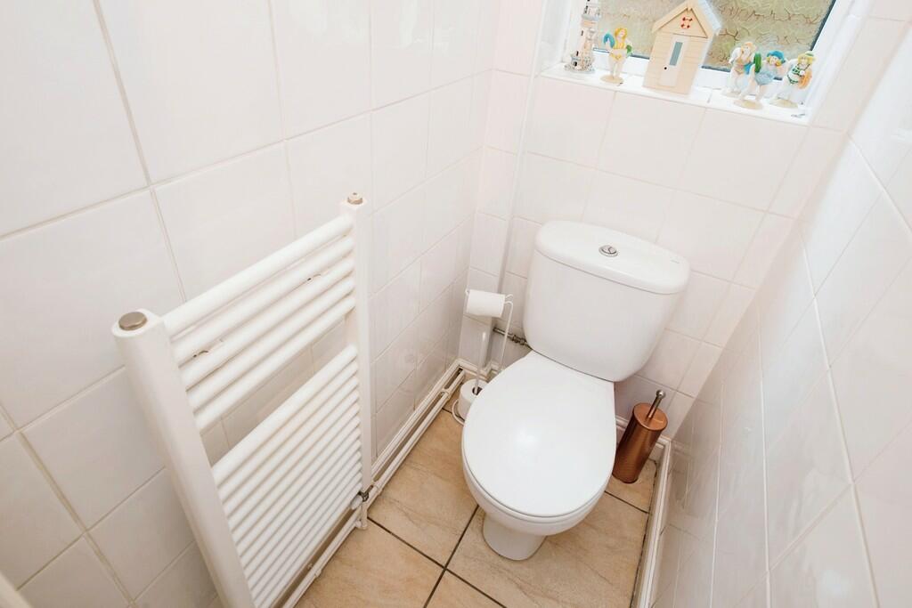 70f3757f-372 20Ha...