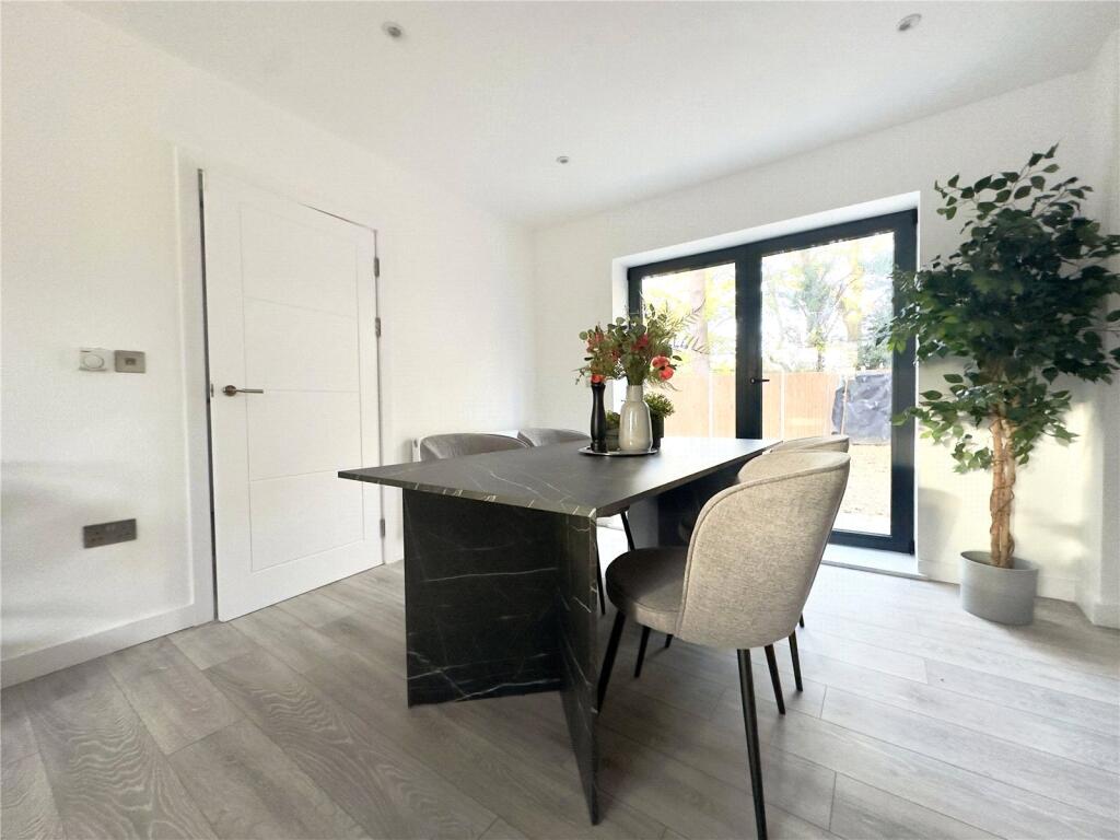 Sorrel Close, Farnborough, GU14