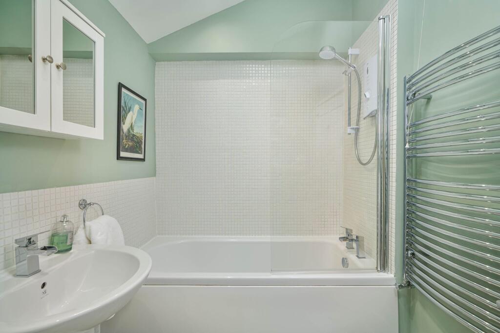 Main family bathroom